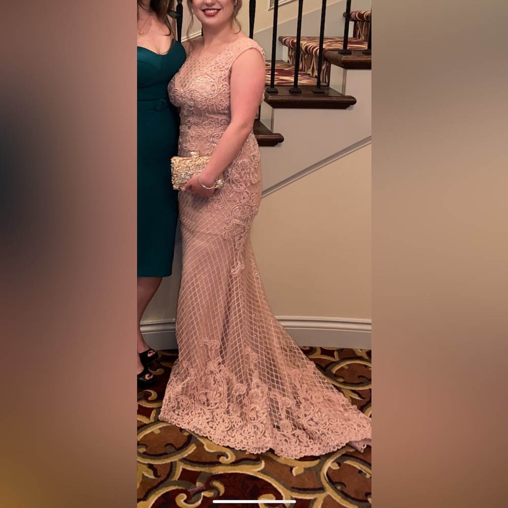 Elegant Lace Evening Gown